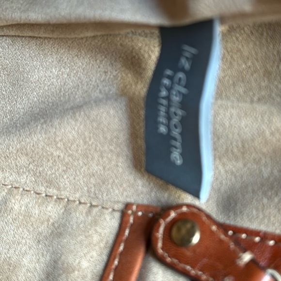 Vintage Liz Claiborne leather handbag with lock clasp and belt cinch. Excellent. - Picture 7 of 7